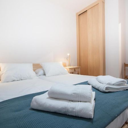 Esguil, Apartamento Con Piscina, A 3 Km De La Playa Vut-2995-As 라네스 외부 사진