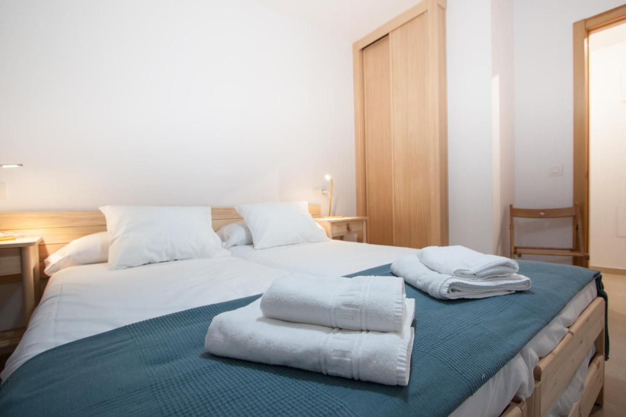 Esguil, Apartamento Con Piscina, A 3 Km De La Playa Vut-2995-As 라네스 외부 사진