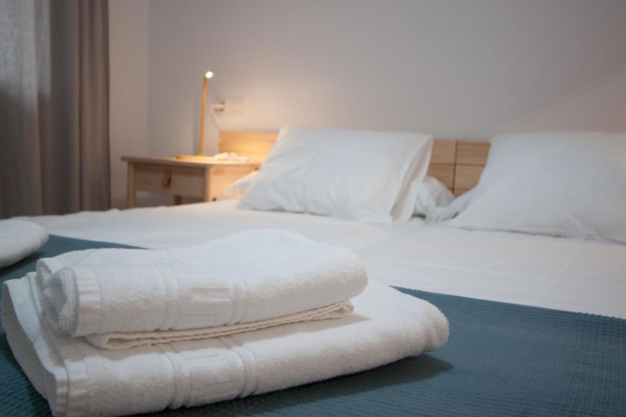 Esguil, Apartamento Con Piscina, A 3 Km De La Playa Vut-2995-As 라네스 외부 사진